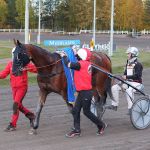 Tir Du Caux ja Iikka Nurmonen voittivat kestävyyttä vaatineen Tammer-ajon, jossa ensimmäinen palkinto oli 10 000 euroa. Aika oli 14,5 / 3120 metriä.